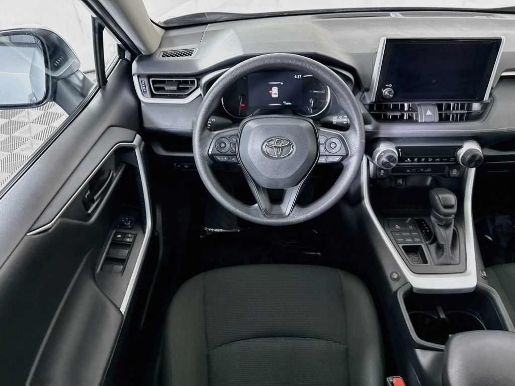 Certified 2025 Toyota RAV4 LE AWD/4WD image 4