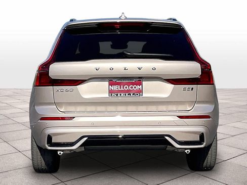 New 2027 Volvo XC60 B5 Plus AWD/4WD image 6