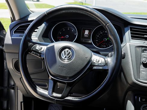 Used 2019 Volkswagen Tiguan SE AWD/4WD image 33
