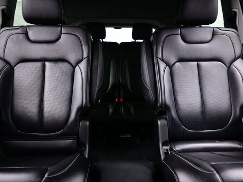 Used 2023 Jeep Grand Cherokee L Limited w/ Luxury Tech Group II AWD/4WD image 15
