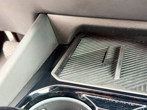 Certified 2025 BMW 530i image 32