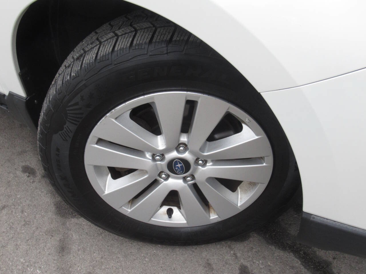 Used 2016 Subaru Outback 2.5i Premium AWD/4WD image 4