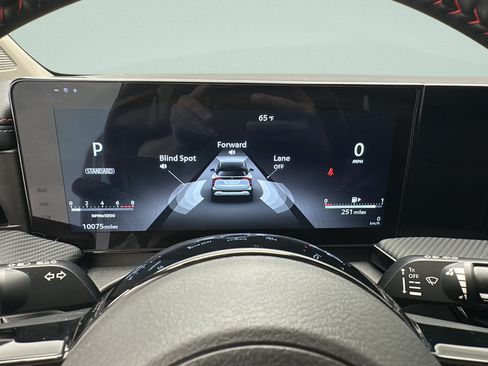 Used 2025 Nissan Kicks SR w/ Illumination Package AWD/4WD image 15