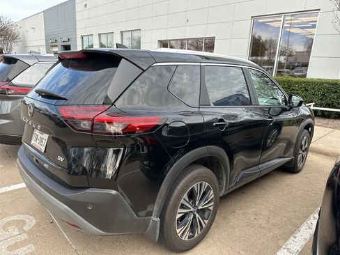 Certified 2023 Nissan Rogue SV w/ SV Premium B Package image 4