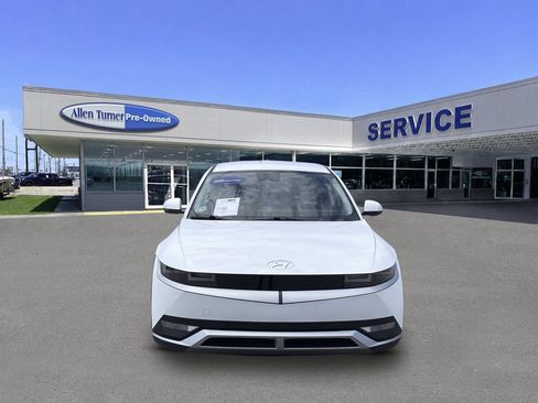 Certified 2023 Hyundai Ioniq 5 SEL w/ Cargo Package RWD image 3