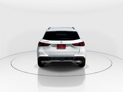 Used 2021 Mercedes-Benz GLA 250 w/ Premium Package image 7