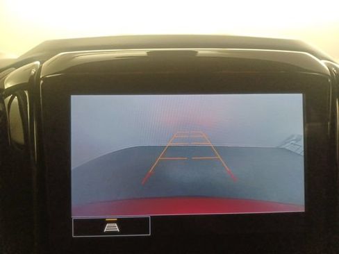 Used 2023 Chevrolet Traverse LT FWD image 28
