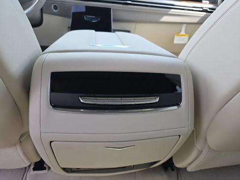 New 2026 Cadillac Escalade Platinum Sport w/ LPO, ONYX Package AWD/4WD image 14