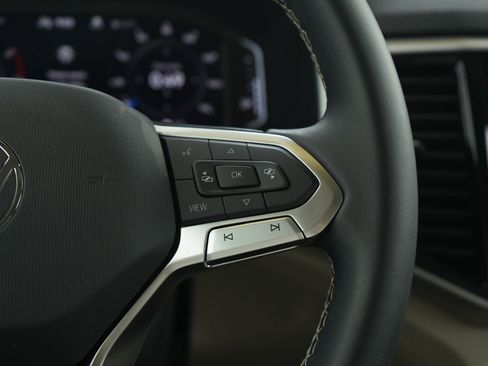 Used 2023 Volkswagen Atlas SE image 30