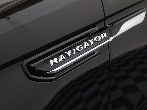 Used 2024 Lincoln Navigator L Reserve AWD/4WD image 6