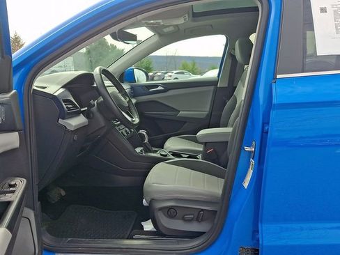 Used 2022 Volkswagen Taos SE image 16