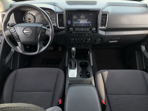 Used 2023 Nissan Frontier SV image 12