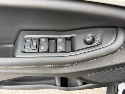 New 2026 Jeep Grand Cherokee Altitude AWD/4WD image 13