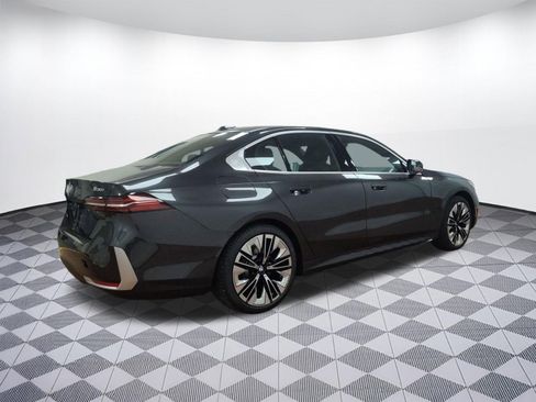 New 2026 BMW 530i xDrive AWD/4WD image 8