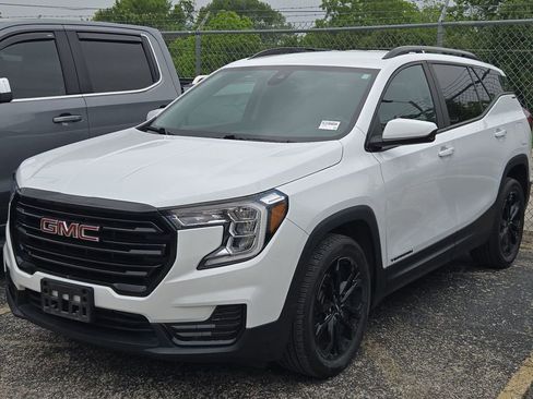 Used 2022 GMC Terrain SLE w/ Driver Convenience Package FWD image 4