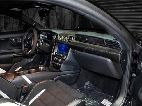 Used 2020 Ford Mustang Shelby GT500 w/ Carbon Fiber Track Pack image 11