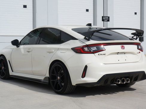 Used 2024 Honda Civic Type R image 9