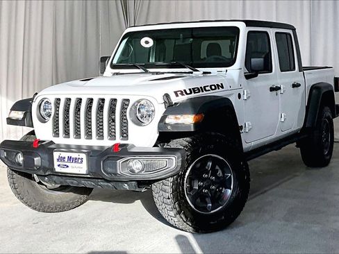 Used 2023 Jeep Gladiator Rubicon w/ Cold Weather Group image 12