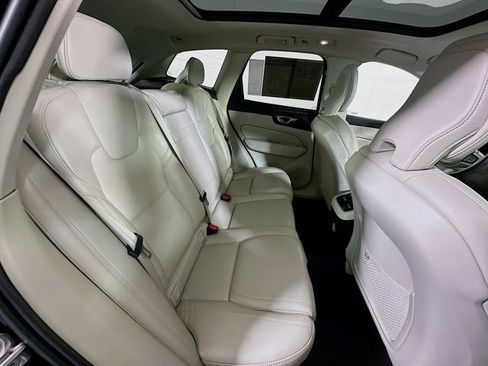Used 2022 Volvo XC60 B5 Inscription w/ Advanced Package image 29