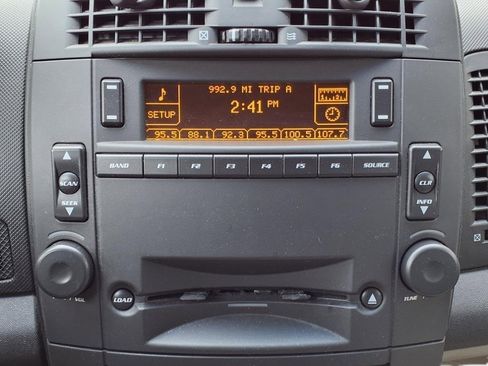 Used 2005 Cadillac SRX w/ 7-Passenger Value Package image 11