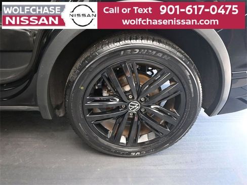 Used 2022 Volkswagen Tiguan SE R-Line image 16