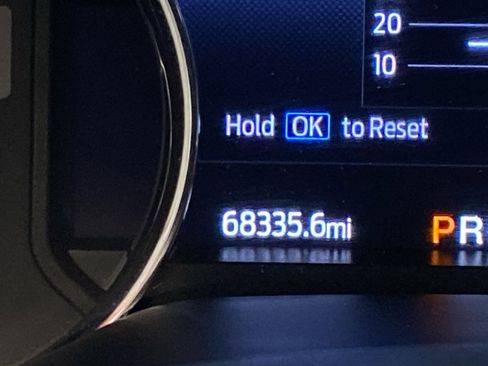 Used 2022 Ford F250 Lariat w/ Black Appearance Package image 25