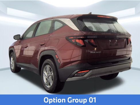 Used 2025 Hyundai Tucson SE AWD/4WD image 2
