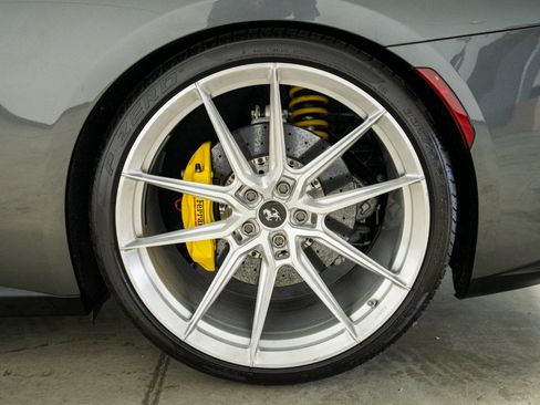 Used 2018 Ferrari GTC4Lusso AWD/4WD image 10