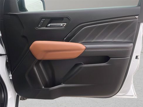 Used 2023 GMC Canyon AT4 w/ AT4 Premium Package image 13