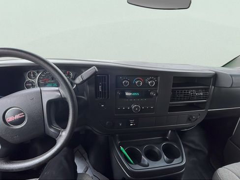 Used 2014 GMC Savana 2500 image 9
