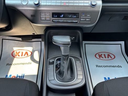 Used 2024 Hyundai Kona SEL AWD/4WD image 14