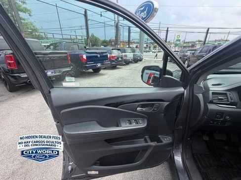 Used 2018 Honda Pilot Touring image 3