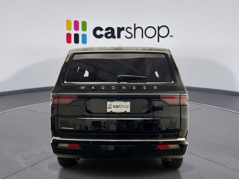 Used 2023 Jeep Wagoneer 4WD w/ Premium Group I image 4