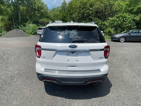 Used 2018 Ford Explorer XLT w/ Equipment Group 202A AWD/4WD image 6