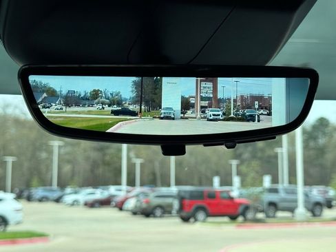 Used 2025 Cadillac Escalade V image 29