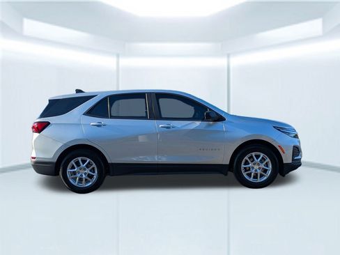 Used 2022 Chevrolet Equinox LS image 7