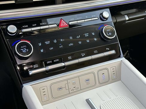 Used 2025 Hyundai Santa Fe Calligraphy image 12