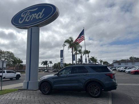 Used 2025 Ford Explorer ST w/ Sun And Sound Package AWD/4WD image 24
