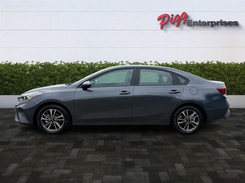 Used 2024 Kia Forte LXS image 3