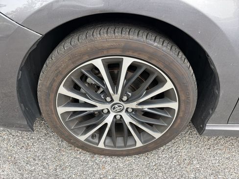 Used 2020 Toyota Camry SE FWD image 10