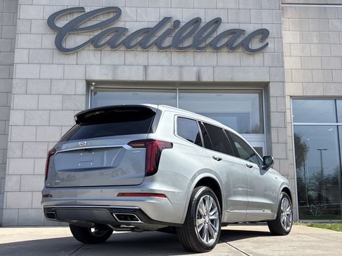 Used 2024 Cadillac XT6 Premium Luxury w/ Platinum Package image 4