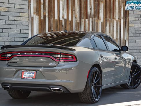 Used 2018 Dodge Charger SXT w/ Blacktop Package RWD image 7