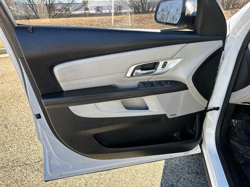 Used 2017 GMC Terrain SLT image 10