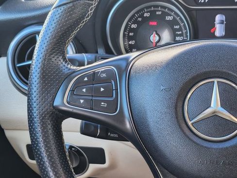 Used 2020 Mercedes-Benz GLA 250 4MATIC image 28