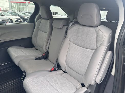 Used 2023 Toyota Sienna LE w/ LE Plus Package image 13