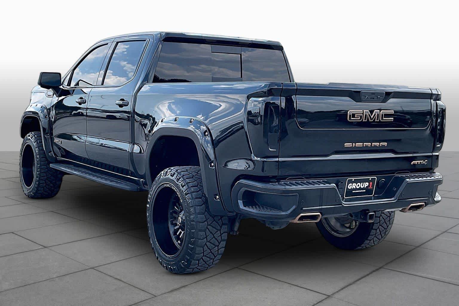 Used 2022 GMC Sierra 1500 AT4 w/ AT4 Premium Package AWD/4WD image 12