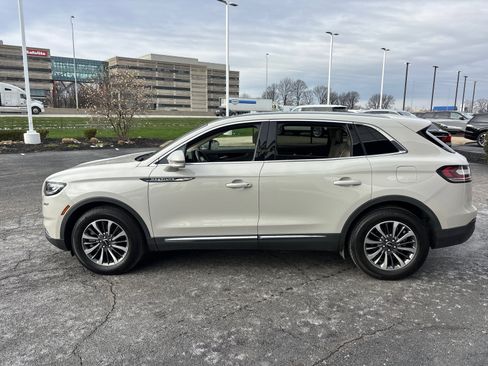 Used 2021 Lincoln Nautilus Reserve image 4