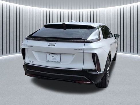 Certified 2024 Cadillac Lyriq Luxury AWD/4WD image 5