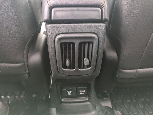 Used 2018 Jeep Compass Limited image 31