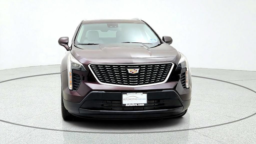 Used 2021 Cadillac XT4 Luxury w/ Cold Weather Package AWD/4WD image 2